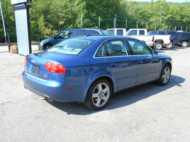 Audi A4 2005 photo 2