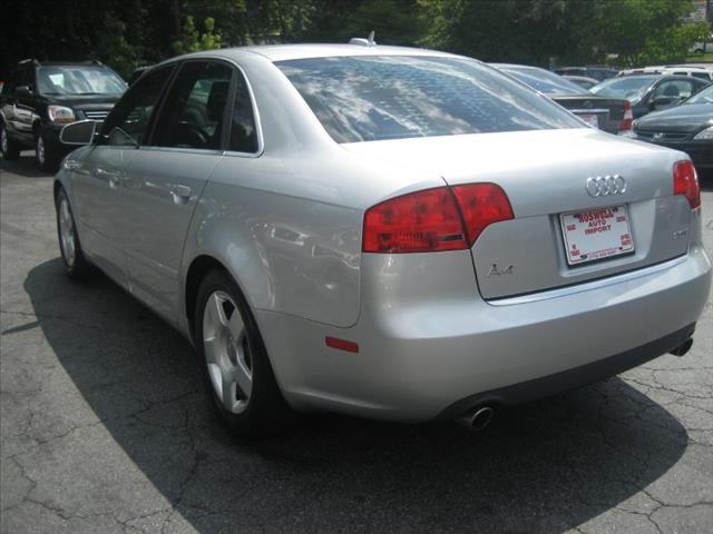 Audi A4 2005 photo 2