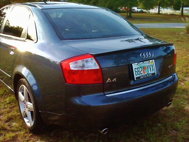 Audi A4 2005 photo 2