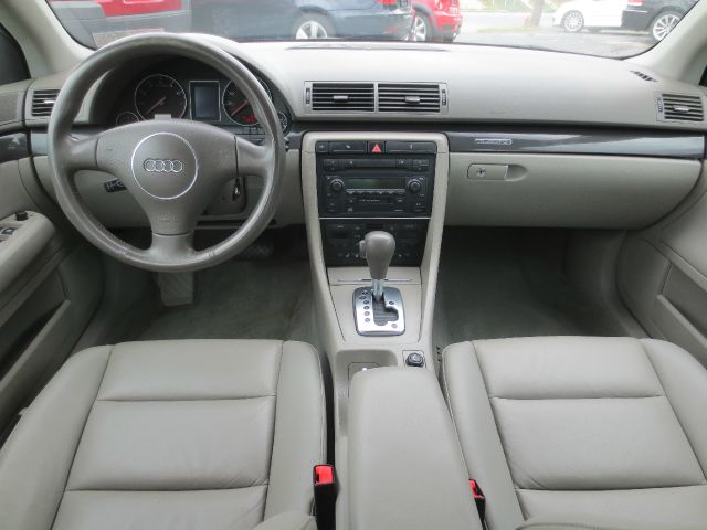 Audi A4 2005 photo 11