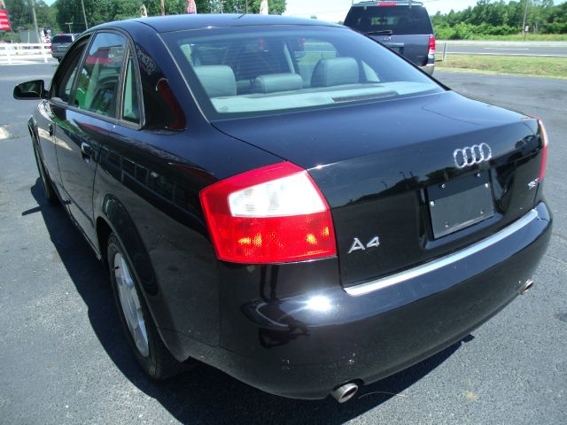 Audi A4 2005 photo 4