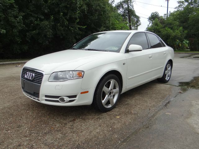 Audi A4 2005 photo 2