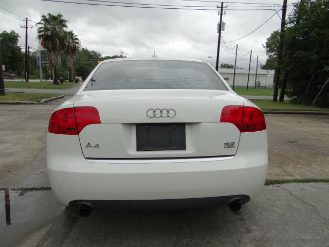 Audi A4 2005 photo 4