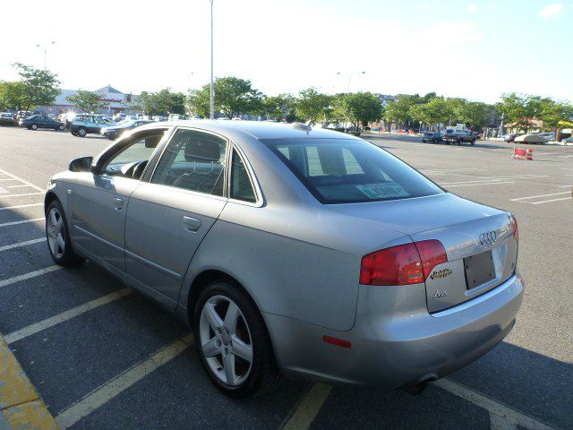 Audi A4 Xe-v6-crew Cab-4x4-loaded Sedan