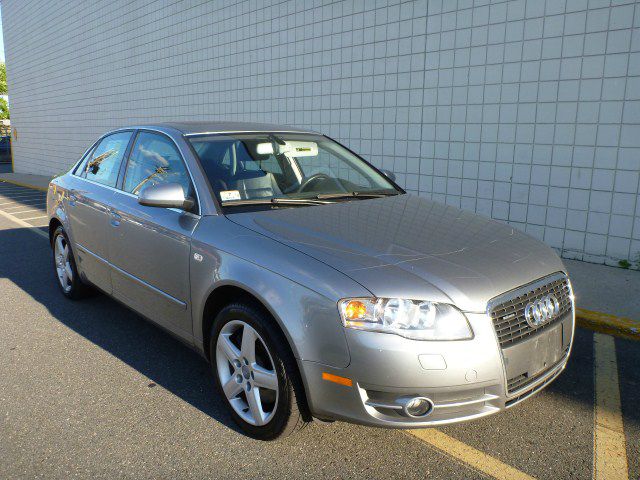 Audi A4 2005 photo 2