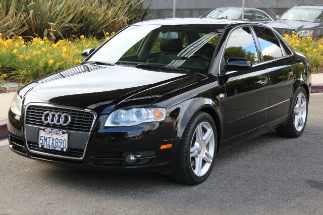 Audi A4 2005 photo 2