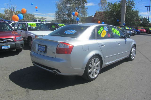 Audi A4 2005 photo 2