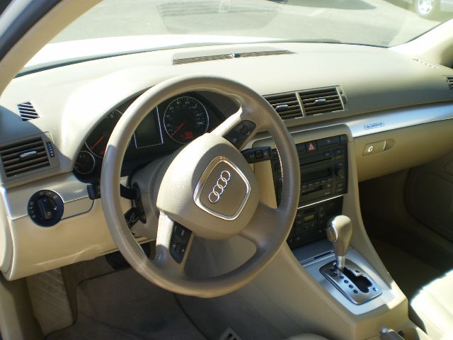 Audi A4 2006 photo 2