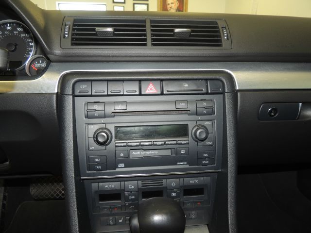 Audi A4 2006 photo 17