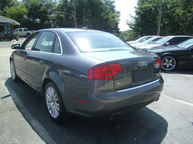 Audi A4 2006 photo 4