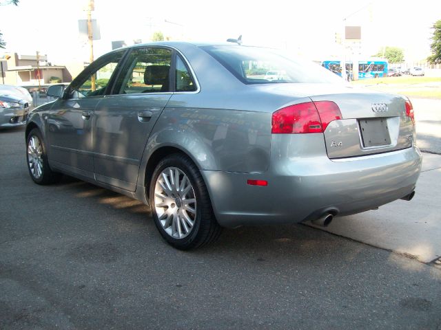 Audi A4 2006 photo 2