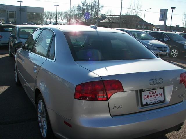 Audi A4 2006 photo 2