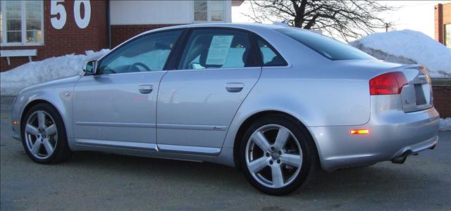 Audi A4 2006 photo 2