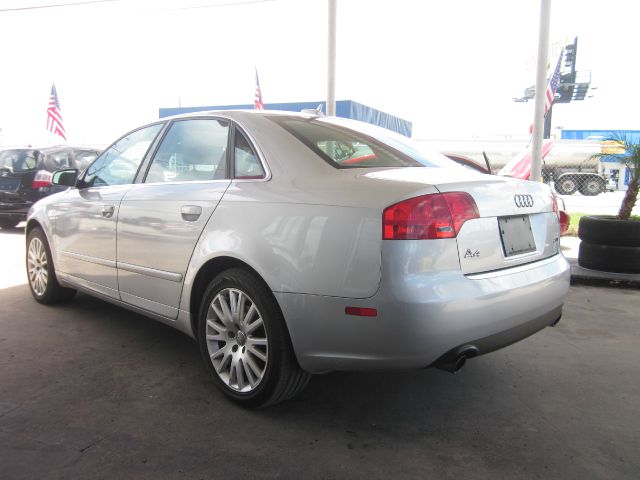 Audi A4 2006 photo 2