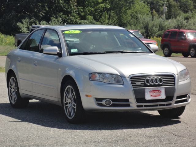 Audi A4 2007 photo 2