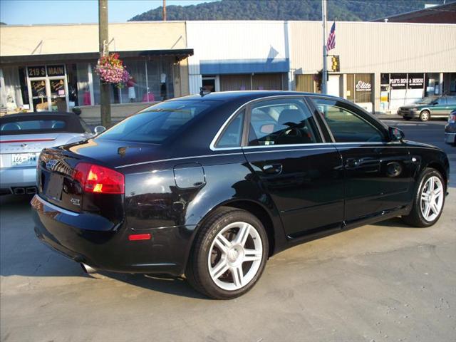 Audi A4 2008 photo 2