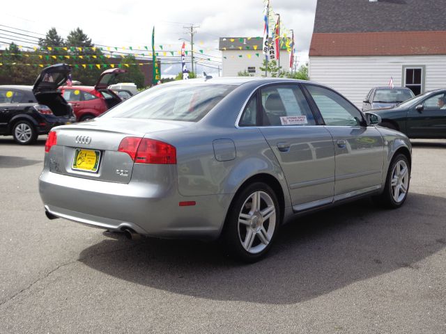 Audi A4 2008 photo 2