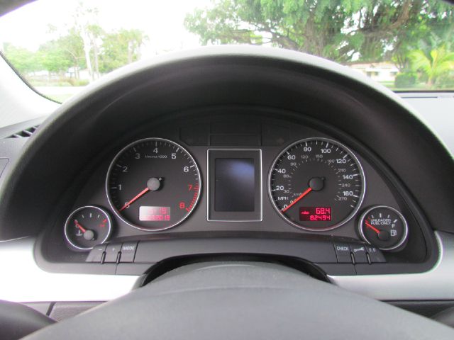 Audi A4 2008 photo 44