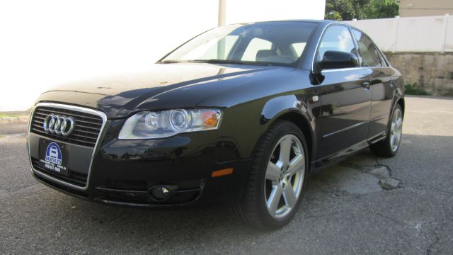 Audi A4 2008 photo 2