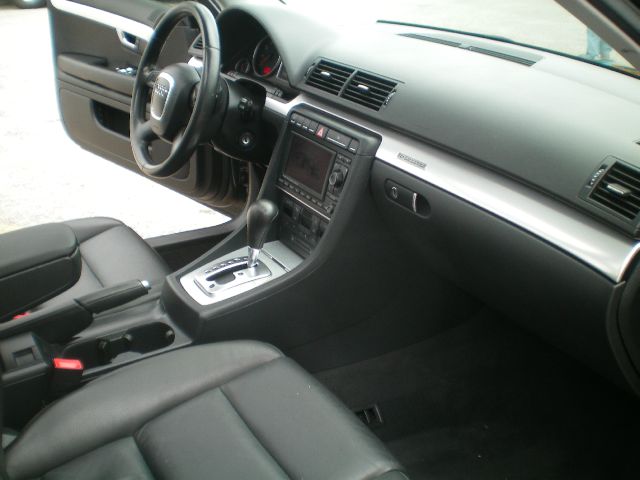 Audi A4 2008 photo 14