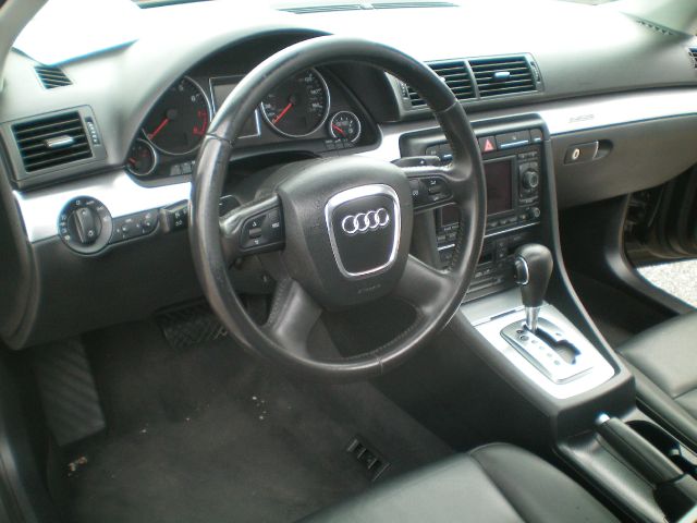 Audi A4 2008 photo 2