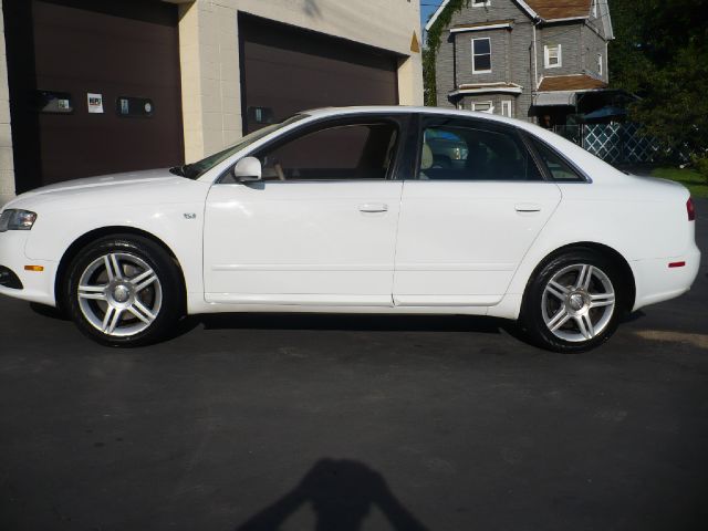 Audi A4 2008 photo 2