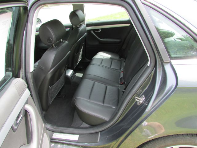 Audi A4 2008 photo 2