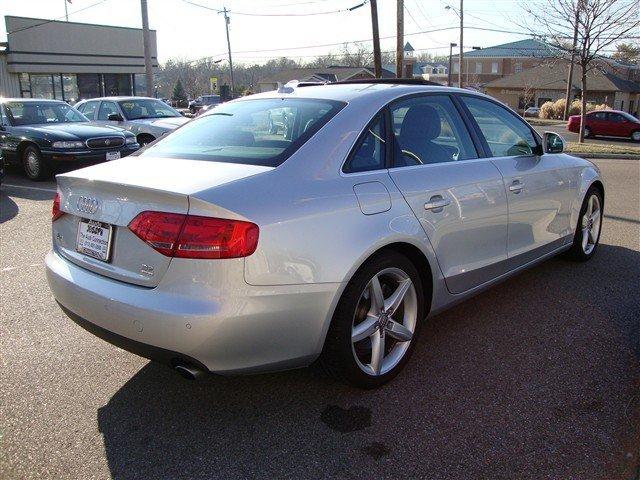 Audi A4 2009 photo 2