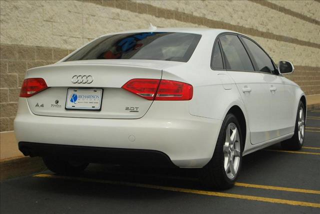 Audi A4 2009 photo 3