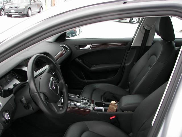 Audi A4 2009 photo 2