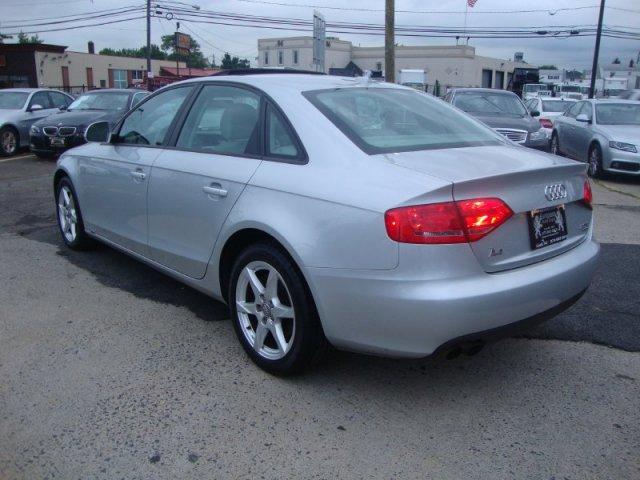 Audi A4 2009 photo 2