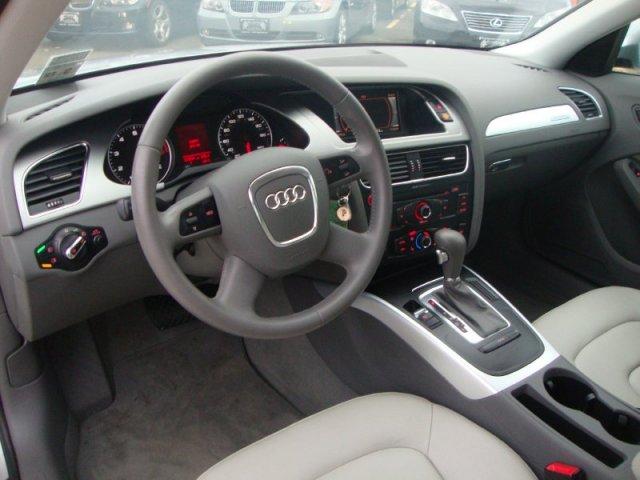 Audi A4 2009 photo 4