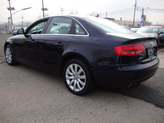 Audi A4 2009 photo 2