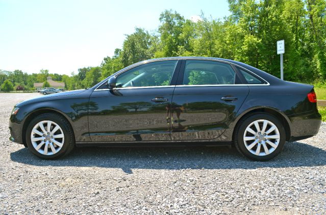 Audi A4 2009 photo 18