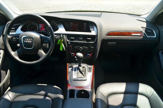 Audi A4 2009 photo 25