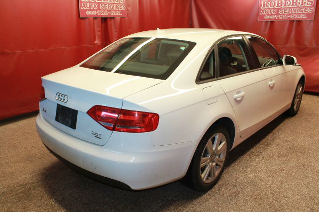 Audi A4 2010 photo 3