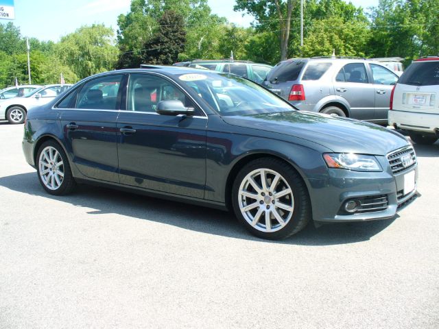 Audi A4 2010 photo 1