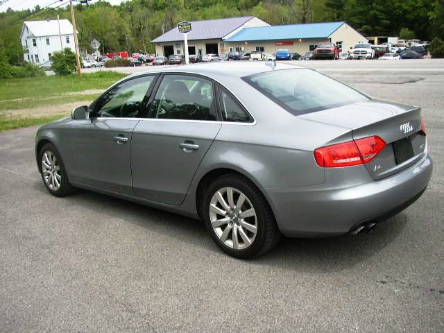 Audi A4 2010 photo 5