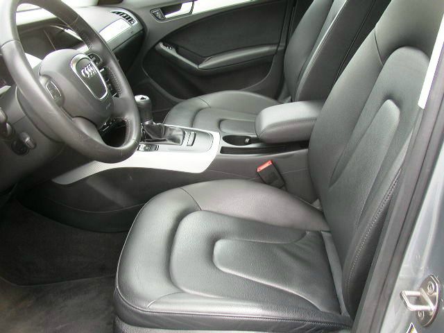 Audi A4 2010 photo 9