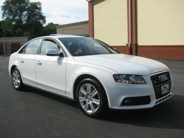 Audi A4 2010 photo 3