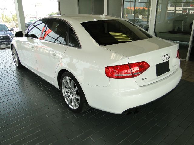 Audi A4 2010 photo 1