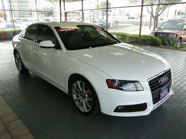 Audi A4 2010 photo 3