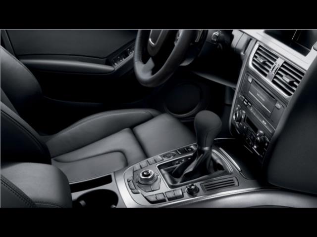 Audi A4 2010 photo 8