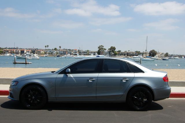 Audi A4 2010 photo 7