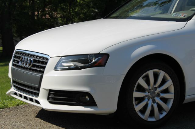 Audi A4 2010 photo 11