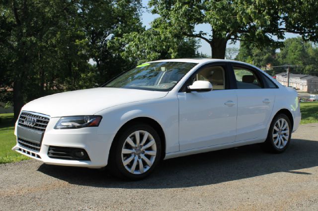 Audi A4 2010 photo 22