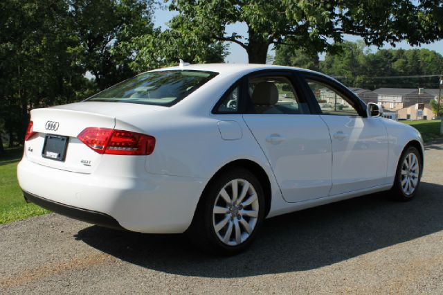 Audi A4 2010 photo 23