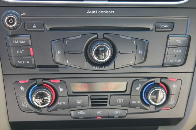 Audi A4 2010 photo 24