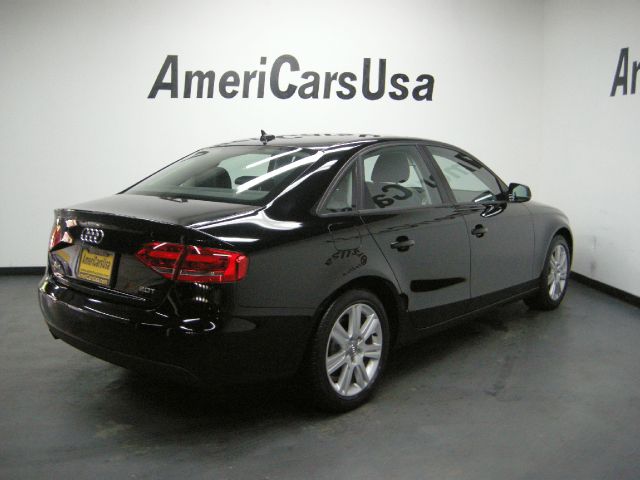 Audi A4 2011 photo 4