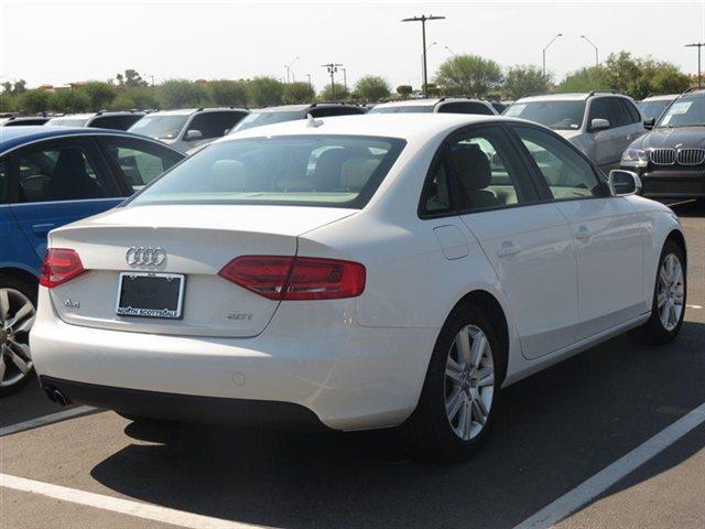 Audi A4 2011 photo 4